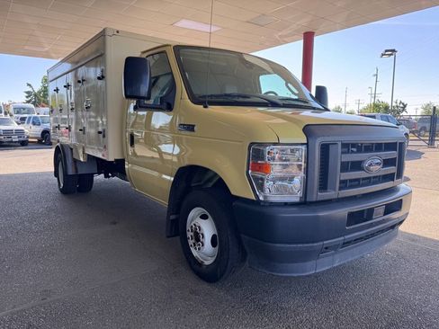 Used 2021 Ford E-450 and Econoline 450 Super Duty RWD image 9