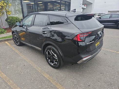 New 2026 Kia Sportage S image 3