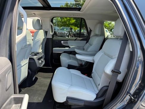 Used 2025 Ford Expedition Platinum w/ Driver's Package AWD/4WD image 21