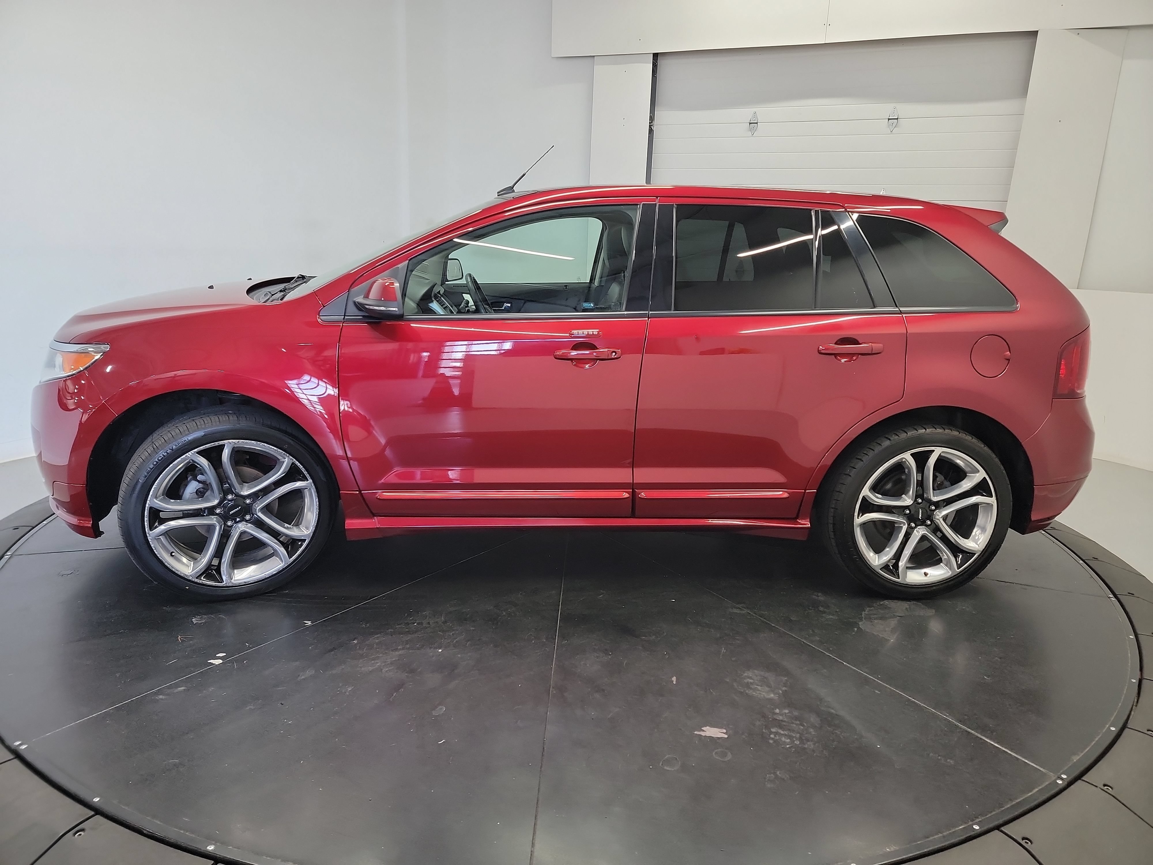 Used 2014 Ford Edge Sport w/ Driver Entry Package AWD/4WD image 4