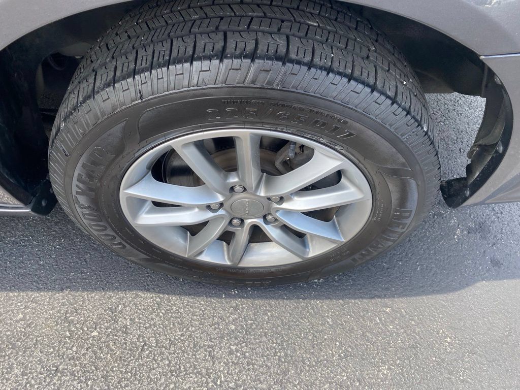 Used 2019 Dodge Grand Caravan SE FWD image 25
