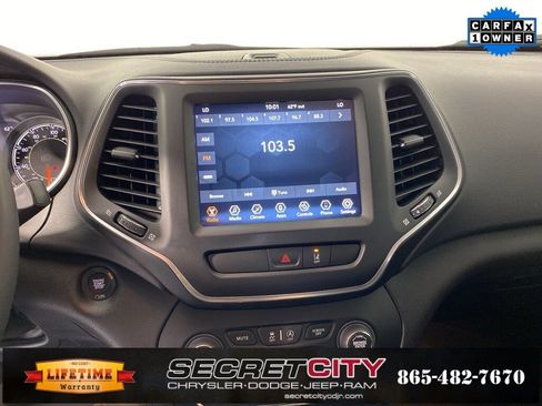 Used 2022 Jeep Cherokee Latitude Lux w/ Sun & Sound Group image 21