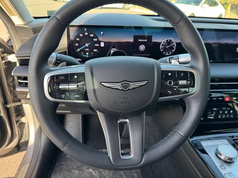 Used 2025 Genesis G80 2.5T image 9