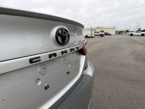 Used 2022 Toyota Camry XSE FWD image 37