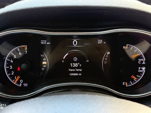 Used 2019 Jeep Grand Cherokee Laredo w/ Laredo X Package image 18