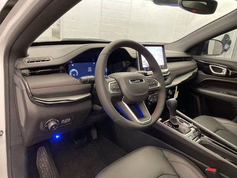 New 2026 Jeep Compass Trailhawk w/ Sun, Sound & Navigation Group image 17