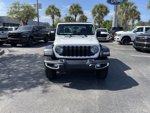 New 2026 Jeep Gladiator Sport AWD/4WD image 2
