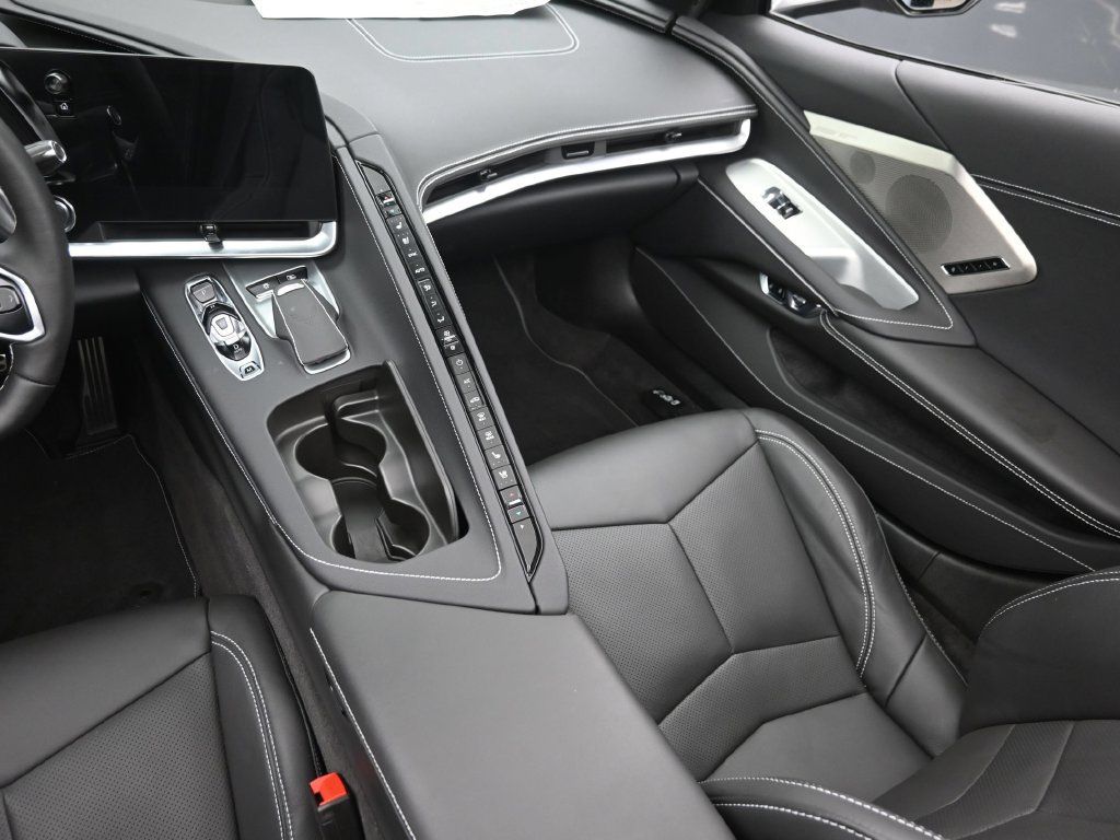 Used 2023 Chevrolet Corvette Stingray Preferred Conv w/ Battery Protection Package RWD image 12