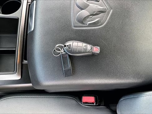 Used 2019 RAM 1500 Express w/ Express Value Package RWD image 32