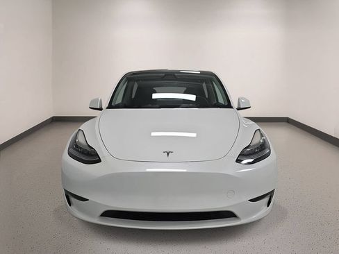 Used 2023 Tesla Model Y Long Range AWD/4WD image 8