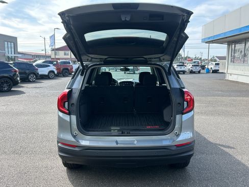 Used 2023 GMC Terrain SLE w/ Driver Convenience Package AWD/4WD image 29