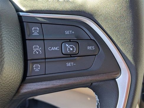 New 2025 Jeep Grand Cherokee L Limited image 16