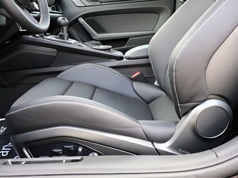 Certified 2026 Porsche 911 GT3 RWD image 37