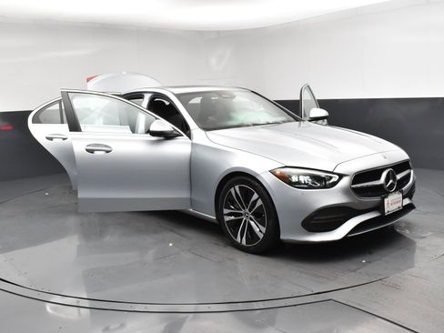 Used 2022 Mercedes-Benz C 300 4MATIC Sedan image 25