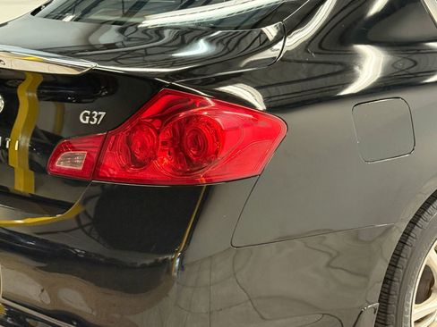 Used 2011 INFINITI G37 Journey image 10