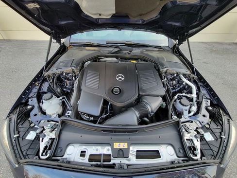 Used 2023 Mercedes-Benz C 300 4MATIC Sedan w/ Exclusive Trim Package image 9