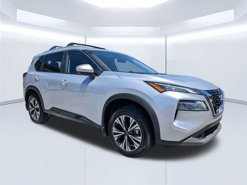 Used 2023 Nissan Rogue SV w/ SV Premium B Package FWD image 2