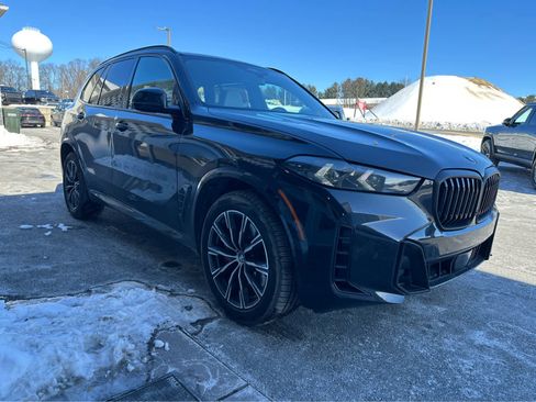 Used 2025 BMW X5 xDrive40i w/ M Sport Package image 2