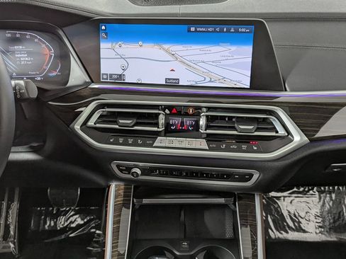 Used 2021 BMW X5 xDrive40i w/ M Sport Package image 38