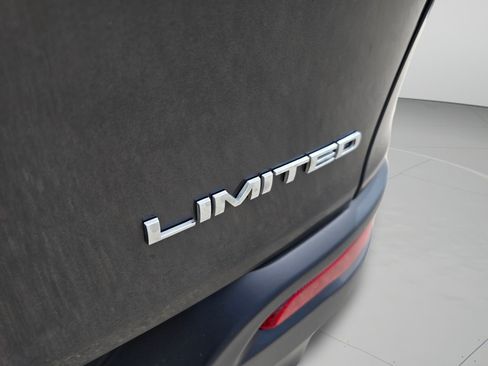 Used 2015 Jeep Cherokee Limited AWD/4WD image 35