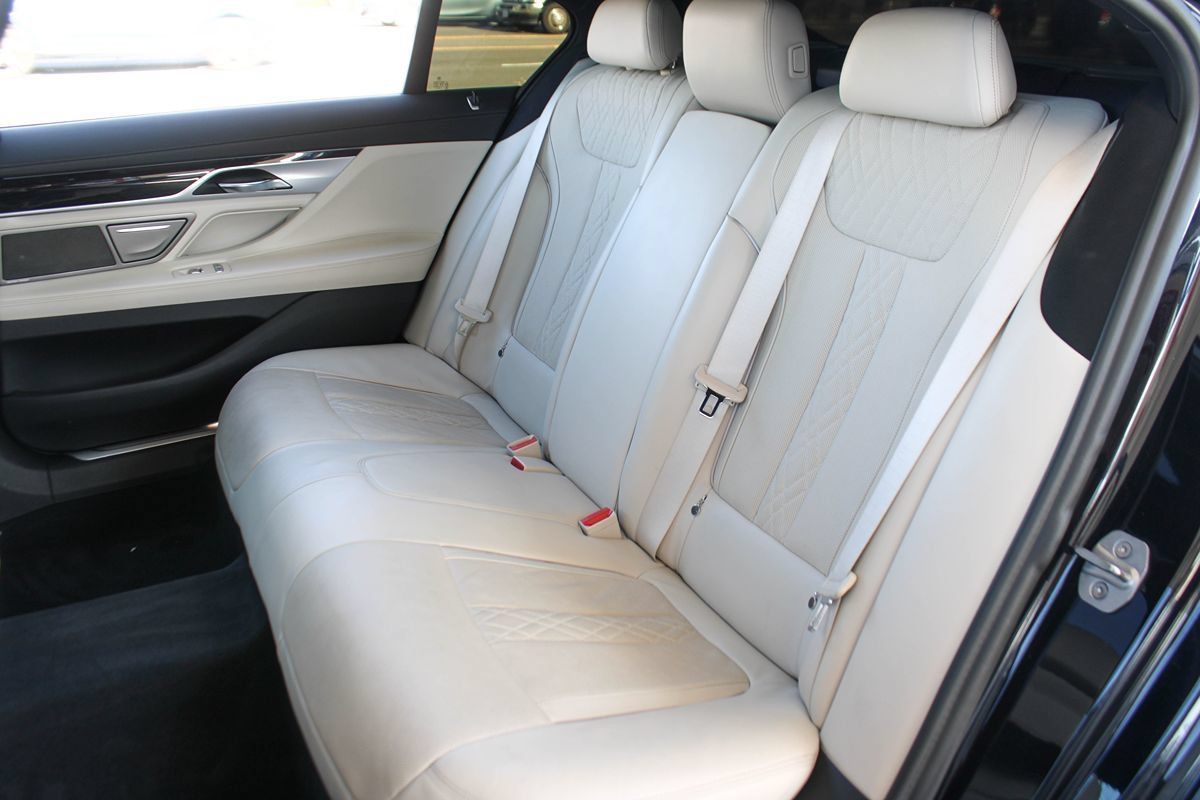 Used 2019 BMW 750i RWD image 19