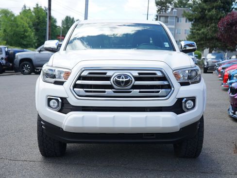 Used 2019 Toyota Tacoma Limited AWD/4WD image 9