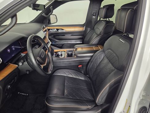 Certified 2024 Jeep Grand Wagoneer L Series III image 11