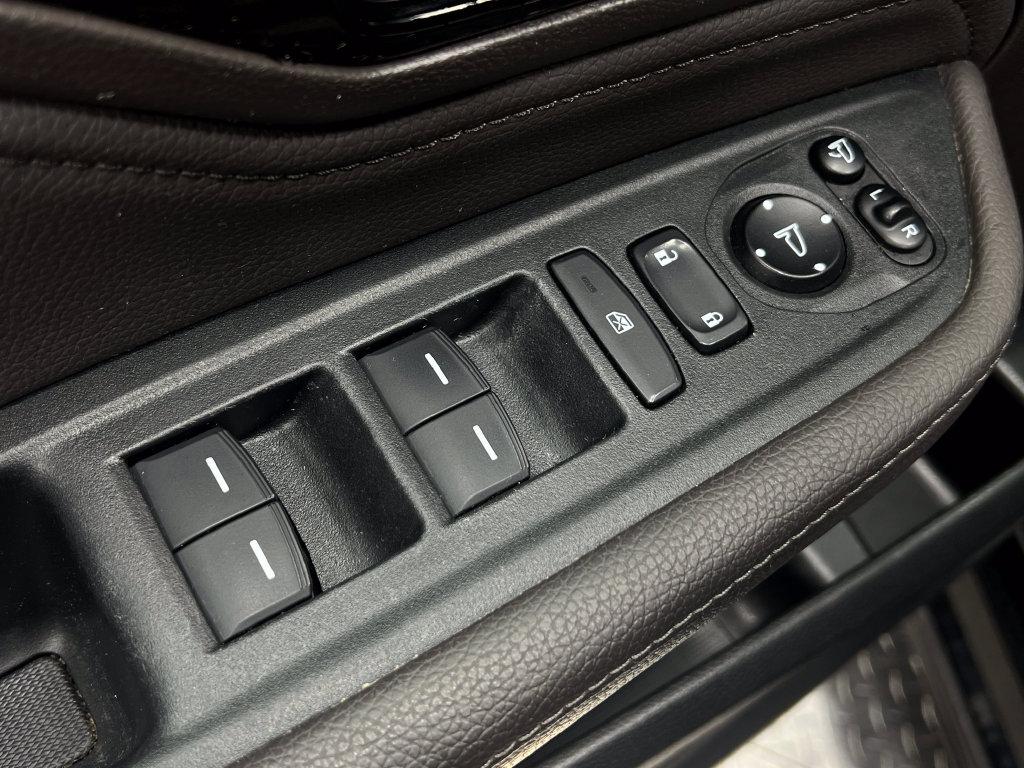 Used 2018 Honda Odyssey Elite image 17