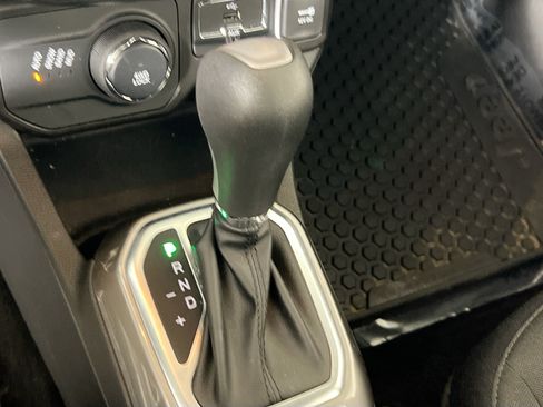 Used 2022 Jeep Renegade Latitude AWD/4WD image 17