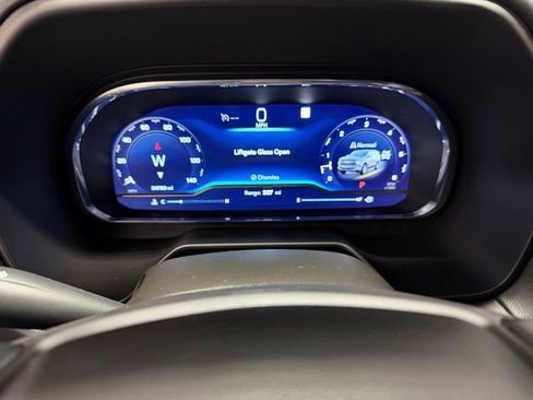 Used 2023 Chevrolet Tahoe Premier AWD/4WD image 36