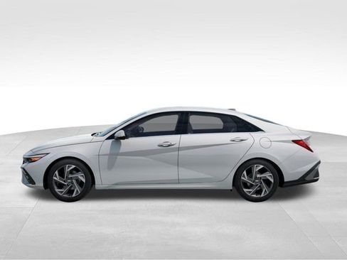 New 2025 Hyundai Elantra Limited image 3
