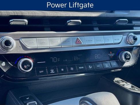 Used 2023 Kia Telluride EX w/ EX Captain's Chair Package image 19