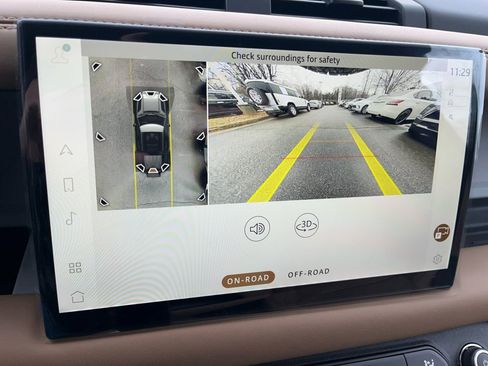 Used 2025 Land Rover Defender 110 S image 18