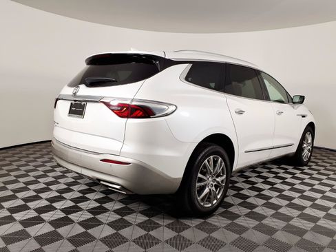 Used 2022 Buick Enclave Essence w/ Experience Buick Package AWD/4WD image 4