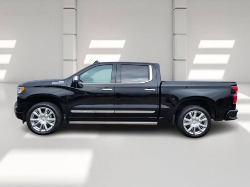 Used 2023 Chevrolet Silverado 1500 High Country w/ Technology Package image 4