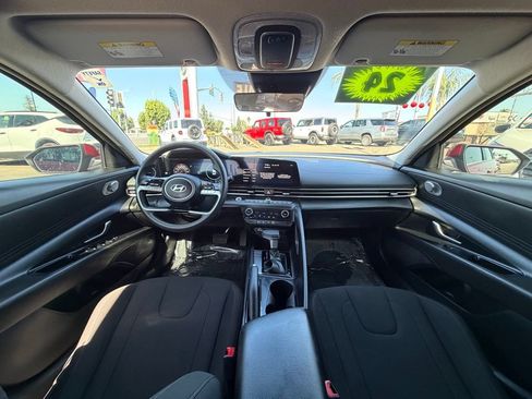 Used 2024 Hyundai Elantra SEL FWD image 14