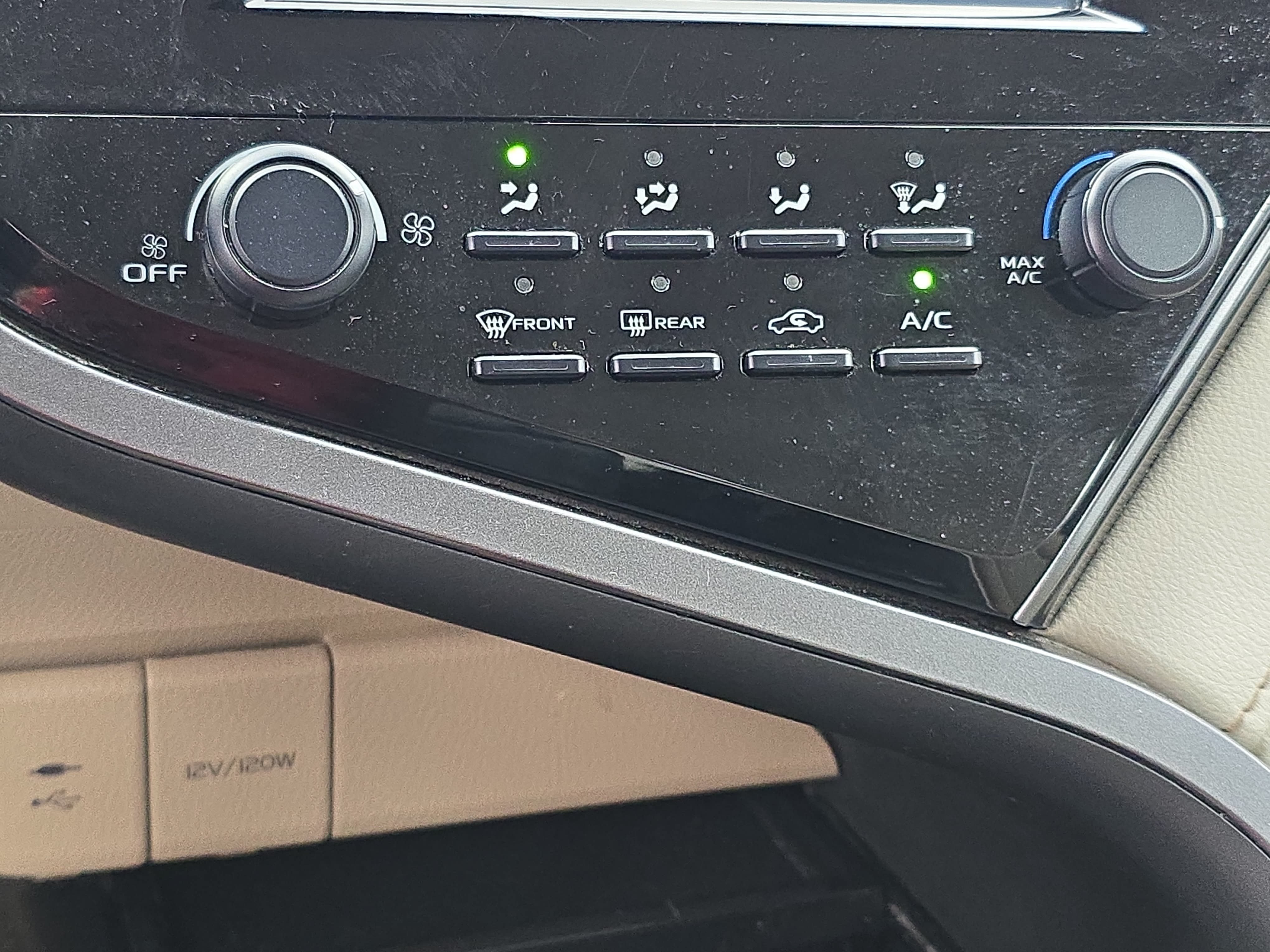 Used 2019 Toyota Camry LE FWD image 22