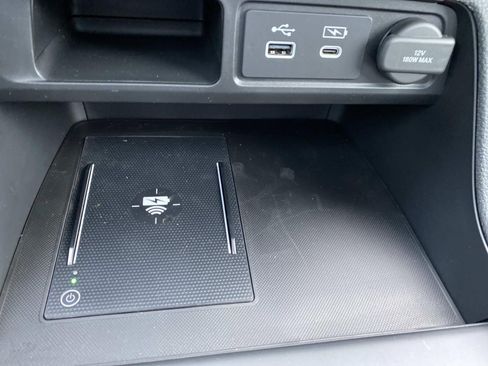 New 2025 Honda Pilot Touring image 12