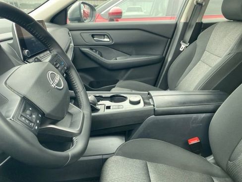 Used 2025 Nissan Rogue SV image 15