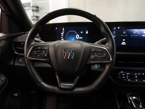 Used 2024 Buick Envista Sport Touring w/ Convenience I Package FWD image 18