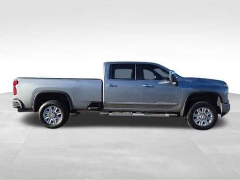 Used 2025 Chevrolet Silverado 3500 High Country w/ Technology Package image 12