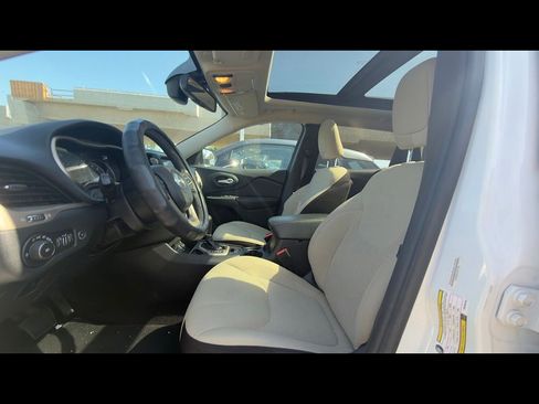Used 2016 Jeep Cherokee 75th Anniversary FWD image 6