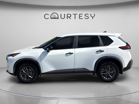 Used 2023 Nissan Rogue S FWD image 4