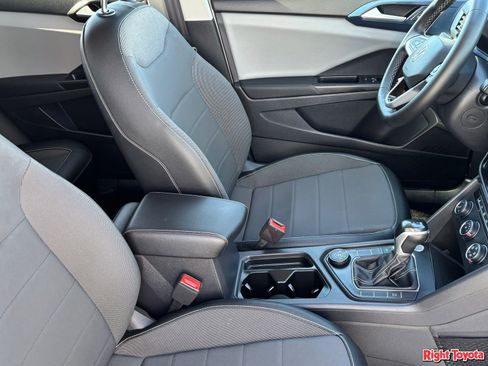 Used 2022 Volkswagen Taos SE image 12