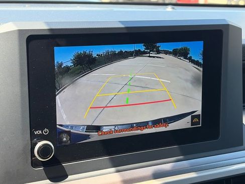 Used 2025 Toyota Tacoma TRD Sport image 21