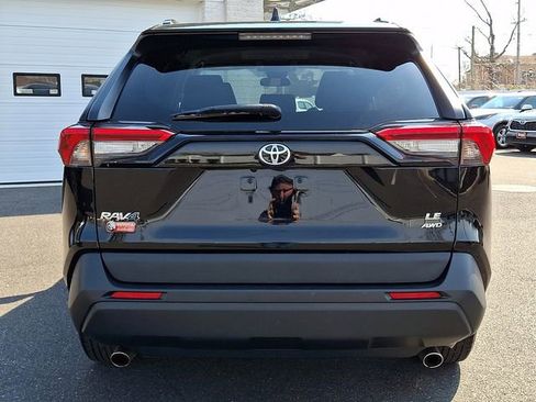 Certified 2021 Toyota RAV4 LE image 5