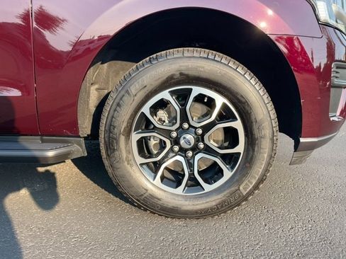 Certified 2024 Ford Expedition XLT image 11