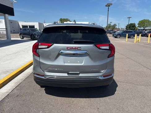 Used 2024 GMC Terrain SLT w/ LPO, Floor Liner Package AWD/4WD image 9