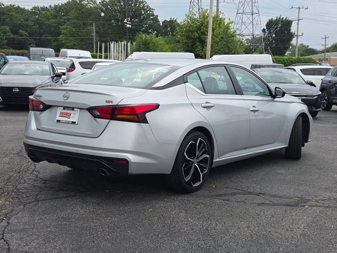 Used 2024 Nissan Altima 2.5 SR FWD image 20