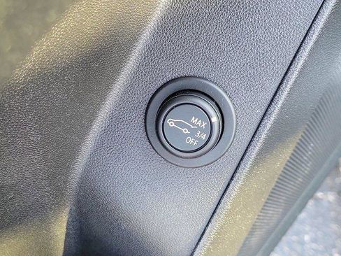 Used 2022 Chevrolet Equinox RS AWD/4WD image 19